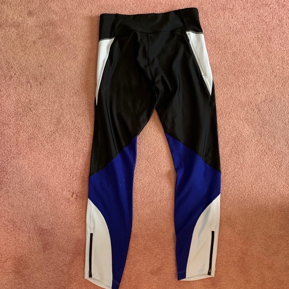 EUC Under Armour Leggings - Picture 3 of 5